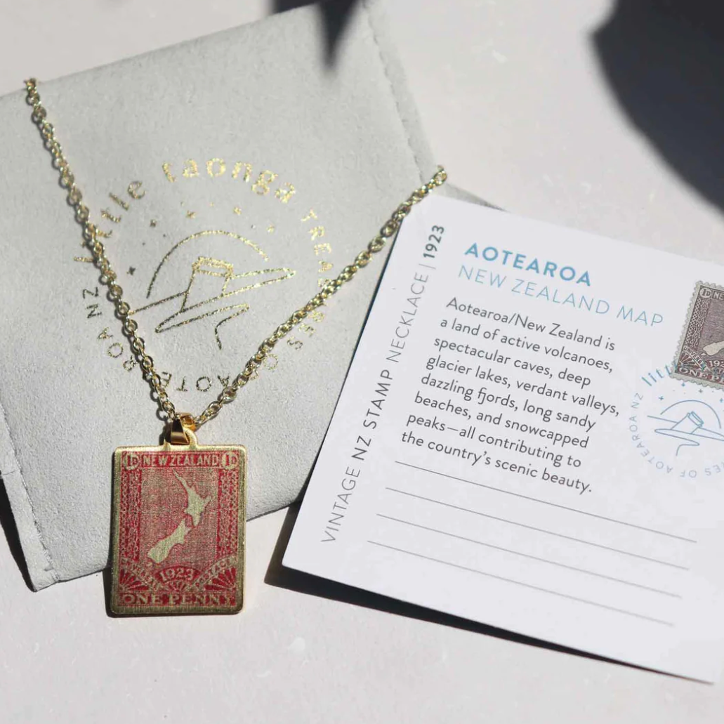Aotearoa Map – 1923 Pictorial Stamp Necklace