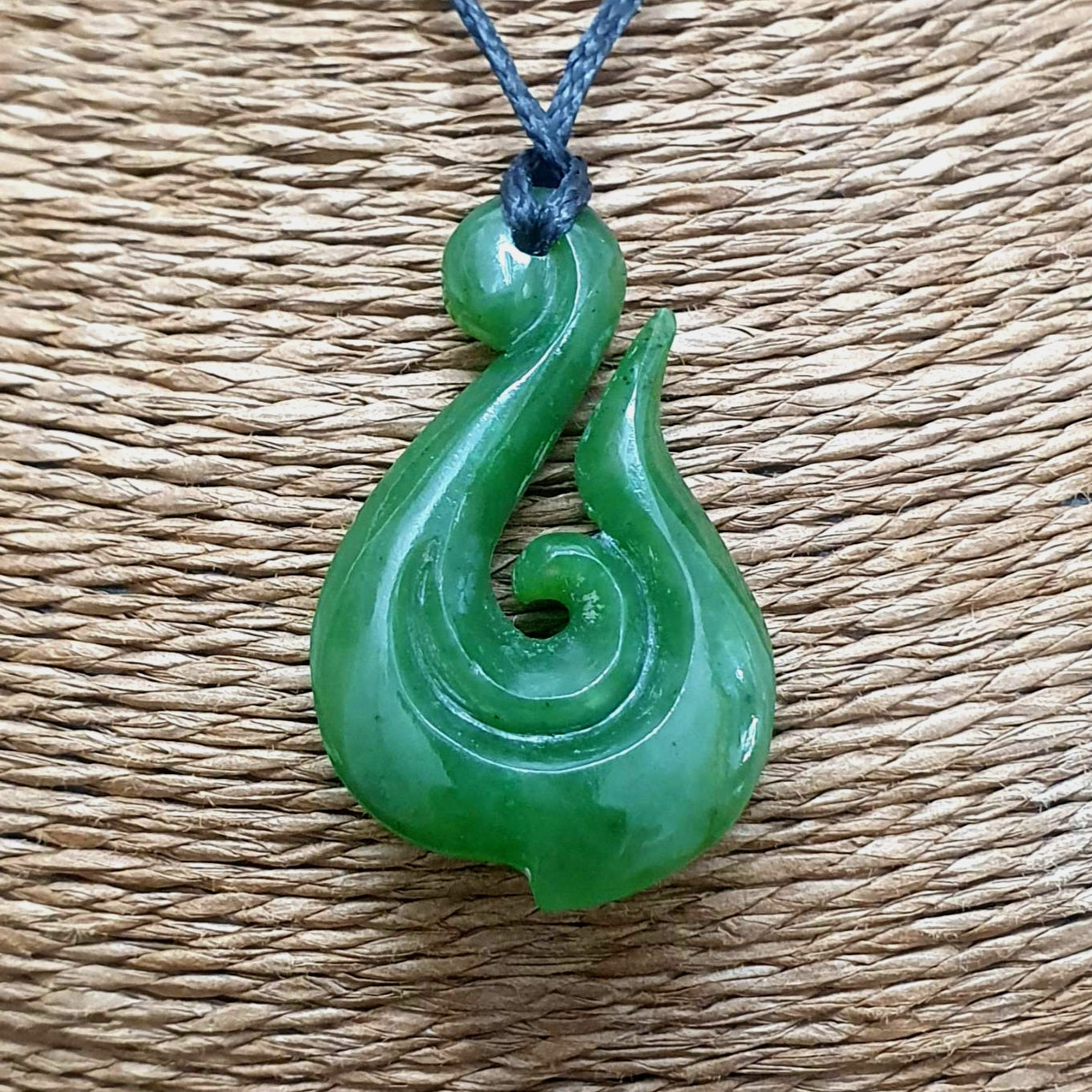 Nephrite Jade Maori Style Fern Leaf Pendant Tribal Cord Necklace –  81stgeneration