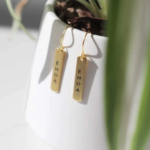 Load image into Gallery viewer, E Hoa Earrings Gold
