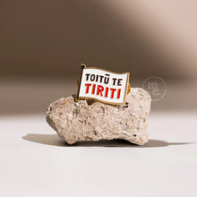 Load image into Gallery viewer, &#39;Toitū te Tiriti&#39; Māori Enamel Badge Pin
