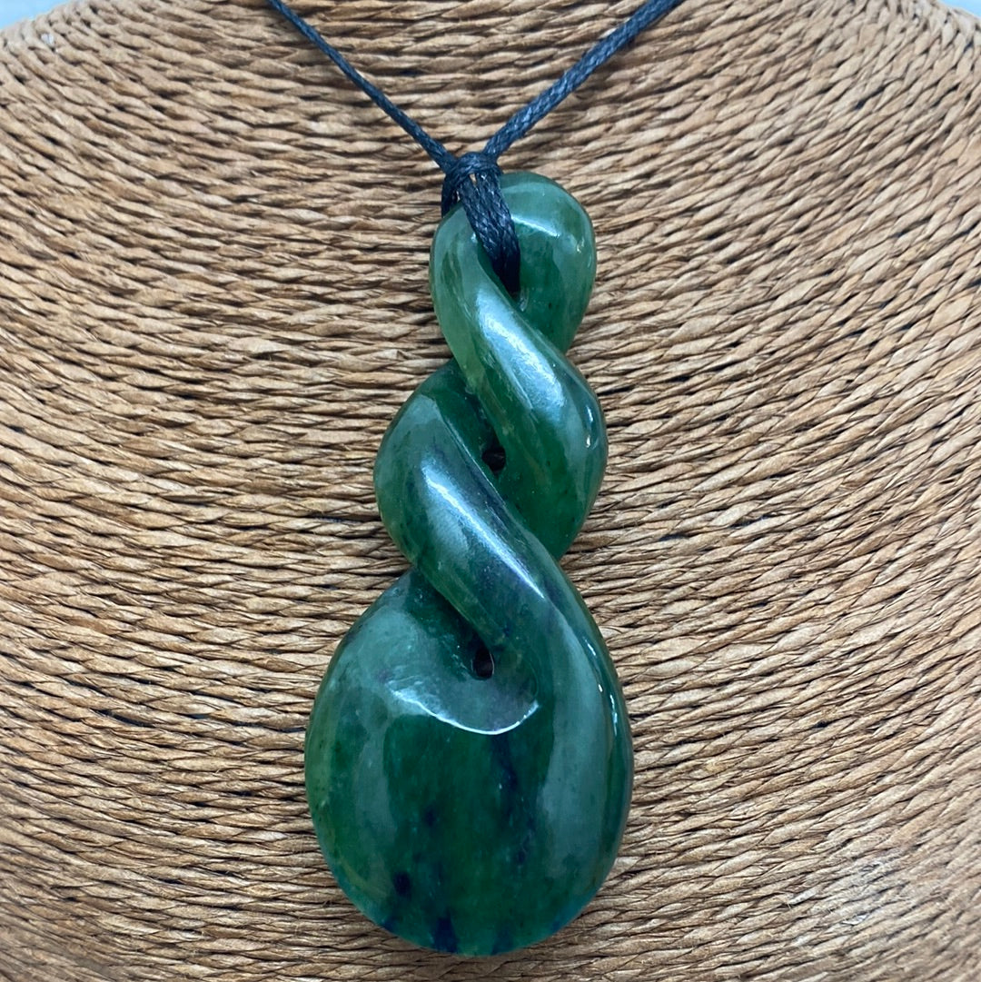 Pounamu Double Twist – Hine Raumati Whangārei